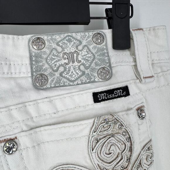 Miss Me Jeans Signature Boot Cut Embellished Pockets Jeans in White - Picture 4 of 5